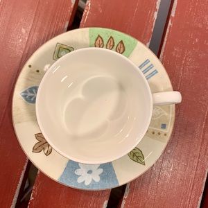 Mikasa Ultimate + Park Ridge HK255 cup & saucer